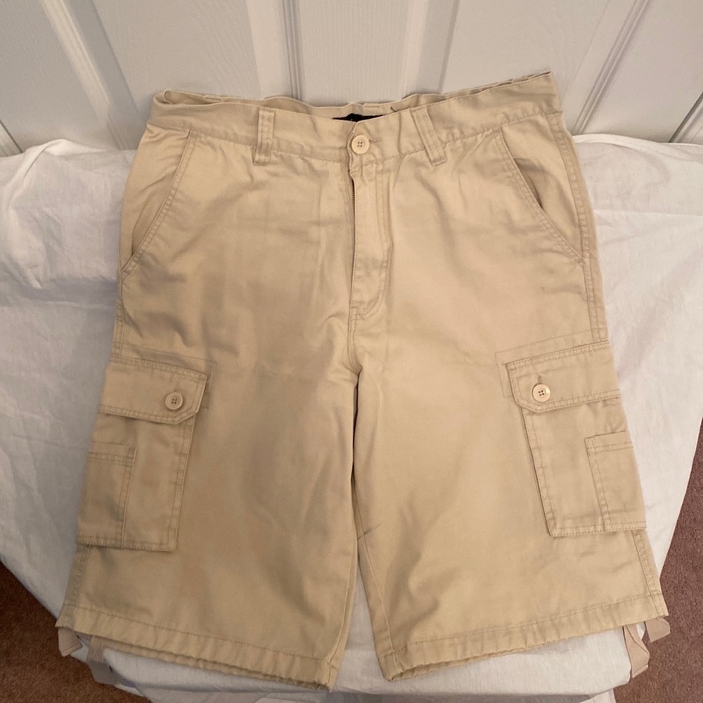 New Bare Fox Mens Khaki Cargo Shorts…size 34